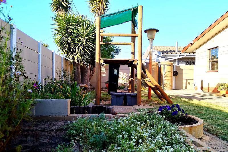 3 Bedroom Property for Sale in Peerless Park East Western Cape